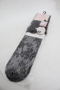 m petit by misako / NINA'Sコラボ花レース柄オーバーニーソックス  中黒 S-26-01-08-002-LO-AC-TK-ZS