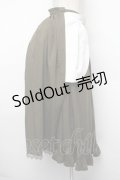 中国ロリータ / エプロン付き裾刺繍ロングスカート  カーキｘ白 S-26-01-10-065-LO-SK-HR-ZS