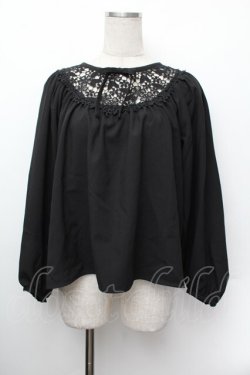 画像1: Fi.n.t / フラワーレース切り替えリボンブラウス  黒 S-26-01-13-013-CA-BL-HR-ZS