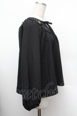 画像2: Fi.n.t / フラワーレース切り替えリボンブラウス  黒 S-26-01-13-013-CA-BL-HR-ZS