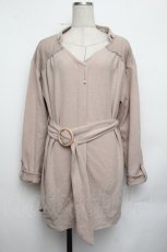 画像1: axes femme / ベルト付抜き襟カットチュニ  ベージュ S-26-01-25-027-AX-OP-AS-ZT507 (1)