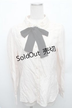 画像1: axes femme POETIQUE / 襟クロスバラ刺繍ブラウス  オフ S-26-01-26-014-AX-BL-AS-ZS