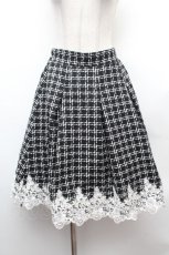 画像1: axes femme POETIQUE / 裾レースツイードスカート  黒ｘ白S-26-02-04-038-AX-SK-HR-ZH (1)