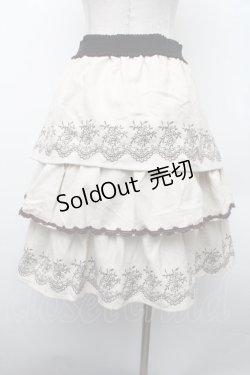 画像3: axes femme / 刺繍入ティアードスカート  オフ S-26-02-13-053-AX-CO-AS-ZS