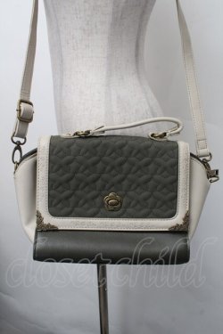 画像2: axes femme / 蝶々キルティングバッグ  カーキ S-26-02-13-013-AX-BG-AS-ZS