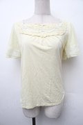 axes femme / 多種レース使いトップス  イエロー S-26-02-13-025-AX-TO-HR-ZS