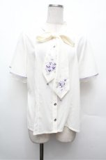 画像1: axes femme / 紫陽花刺繍リボンブラウス  キナリ S-26-02-20-016-AX-BL-HR-ZS (1)