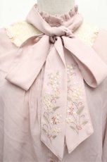 画像2: axes femme / ミモザ刺繍ボウタイブラウス  ピンク S-26-02-20-026-AX-BL-AS-ZS (2)