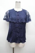 an another angelus / レースケープ衿ブラウス  紺 S-26-02-22-036-CA-BL-AS-ZS