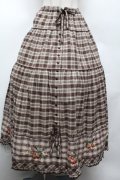 PINK HOUSE / 野ばらとチェリー刺繍タータンチェックスカート  ブラウン S-26-03-01-059-LO-SK-HR-ZS