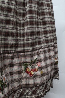 画像2: PINK HOUSE / 野ばらとチェリー刺繍タータンチェックスカート  ブラウン S-26-03-01-059-LO-SK-HR-ZS