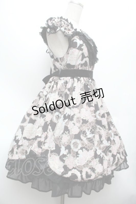 画像2: BABY,THE STARS SHINE BRIGHT / メルヴェイユーズなBoudoir〜永遠に続くLadyな時間〜柄ロングジャンパースカート  黒 S-26-03-01-029-BA-AC-AS-ZS (2)