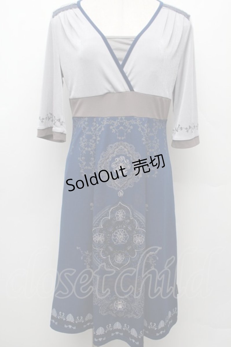 画像1: Ozz oneste / フロント魔法陣刺繍ワンピース  グレーＸ青 S-26-03-02-015-OO-OP-SA-ZS (1)