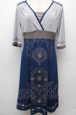 画像1: Ozz oneste / フロント魔法陣刺繍ワンピース  グレーＸ青 S-26-03-02-015-OO-OP-SA-ZS (1)