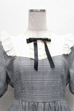 画像3: axes femme / リボンブローチティアードワンピース  白ｘグレー S-26-03-06-046-AX-OP-HR-ZS