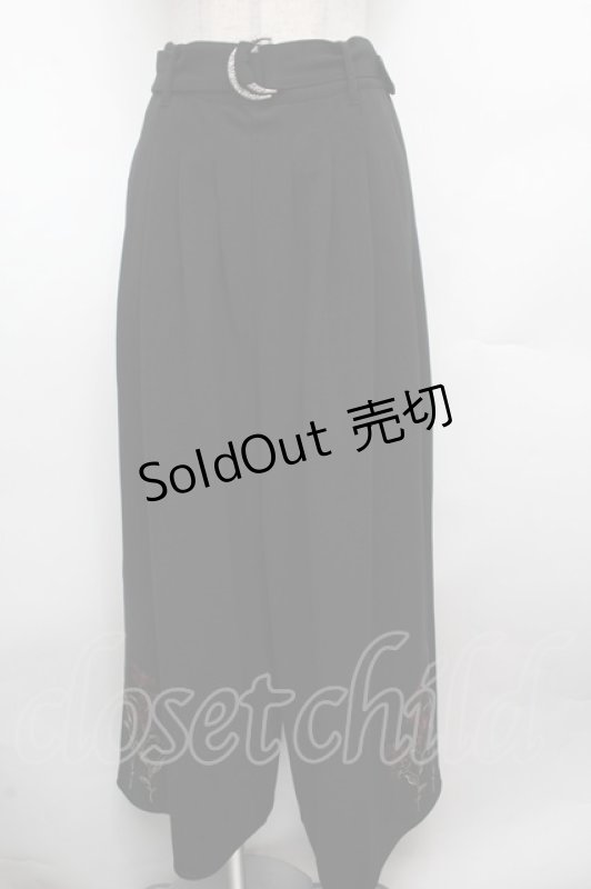 画像1: axes femme / リリー刺繍タック入ワイドパンツ  黒 S-26-03-08-057-AX-PA-AS-ZS (1)