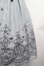 画像2: axes femme POETIQUE / 裾刺繍ジャンドレ  サックス S-26-03-14-032-AX-OP-HR-ZS (2)