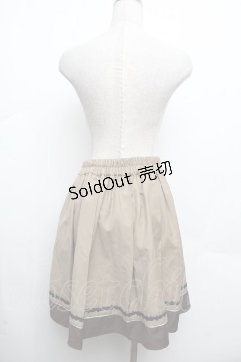 画像2: axes femme POETIQUE / バイカラープリーツスカート  ベージュ S-26-03-14-054-AX-SK-AS-ZS (2)