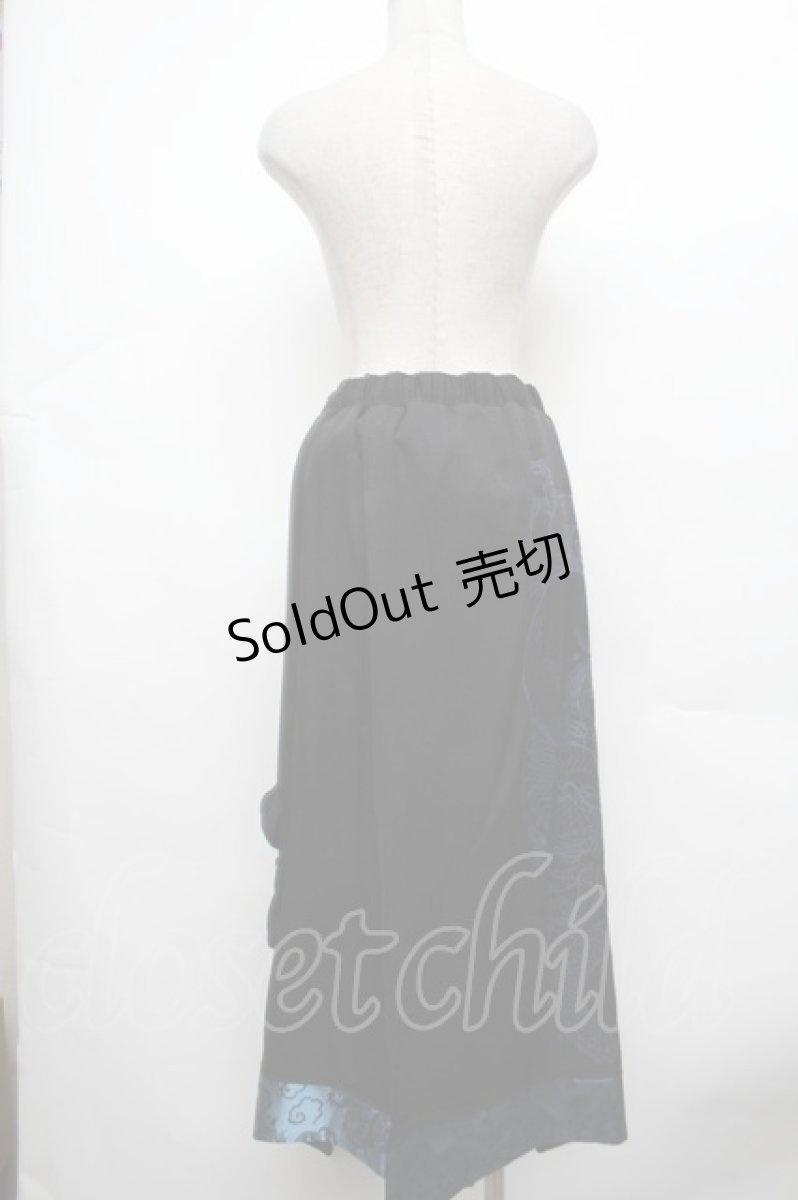 画像2: Qutie Frash / 龍pt和柄プリーツスカート  黒ｘブルー S-26-03-14-059-QU-SK-HR-ZS (2)