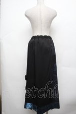 画像2: Qutie Frash / 龍pt和柄プリーツスカート  黒ｘブルー S-26-03-14-059-QU-SK-HR-ZS (2)