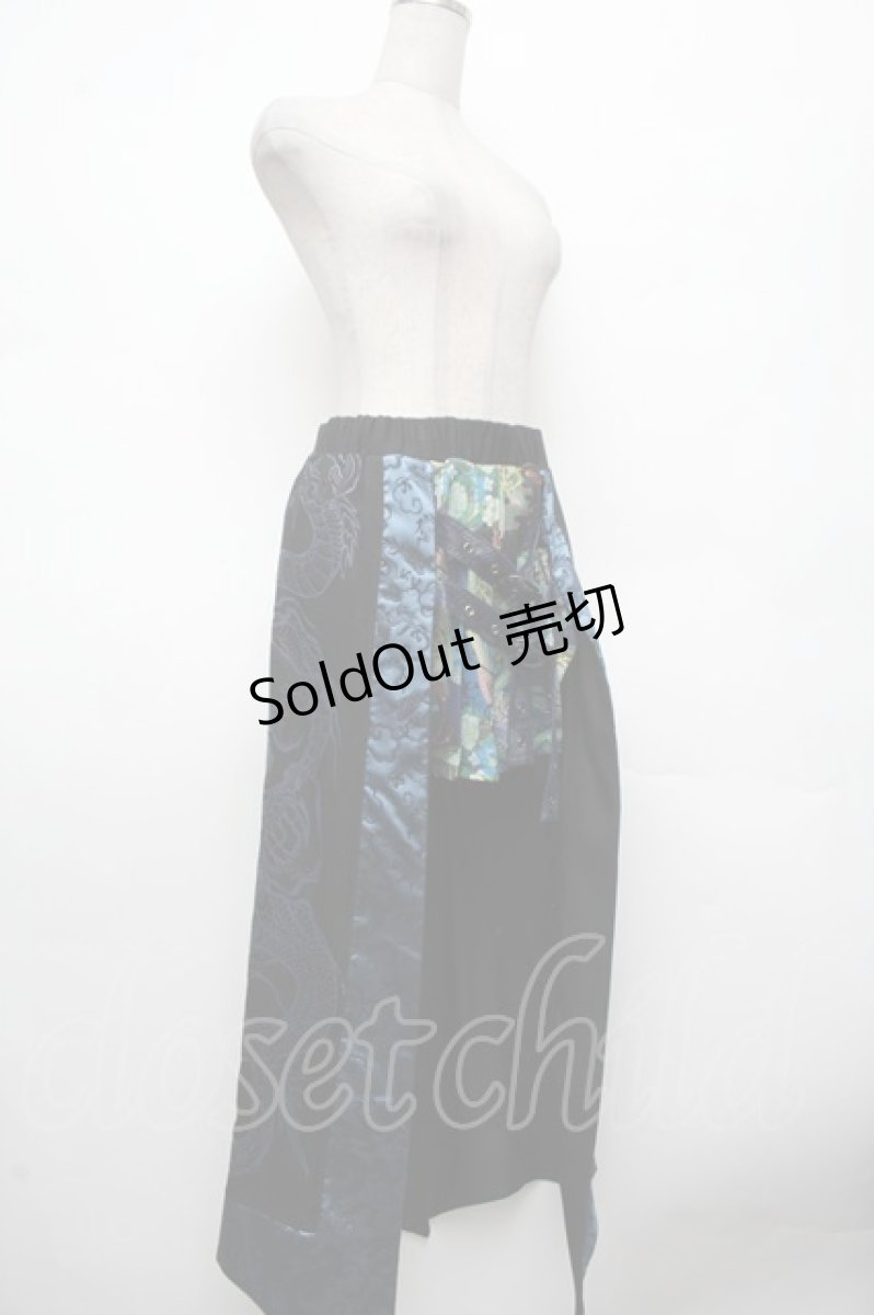 画像3: Qutie Frash / 龍pt和柄プリーツスカート  黒ｘブルー S-26-03-14-059-QU-SK-HR-ZS (3)