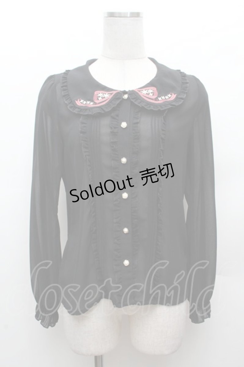 画像1: axes femme POETIQUE / リボン刺繍入りフリルブラウス  黒 S-26-03-14-011-AX-BL-HR-ZS (1)