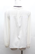画像4: axes femme POETIQUE / 巻き薔薇デザインフリルブラウス  アイボリー S-26-03-14-013-AX-BL-HR-ZS (4)