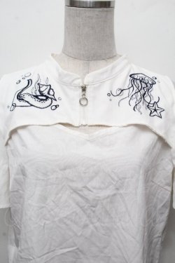 画像4: axes femme POETIQUE / ダークマリン肩開き刺繍ブラウス  白 S-26-03-19-003-AX-BL-AS-ZS