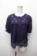 画像1: Fi.n.t / クランベリー刺繍スクエア衿ブラウス  紺 S-26-03-19-019-CA-BL-AS-ZS (1)