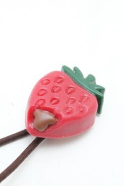 画像2: Q-pot. / ストロベリーガナッシュヘアゴム  赤 S-26-04-06-001-QP-AC-HR-ZS