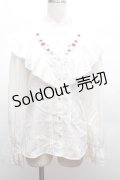 axes femme / ローズ刺繍フリルブラウス  オフ S-26-04-07-040-AX-BL-AS-ZS