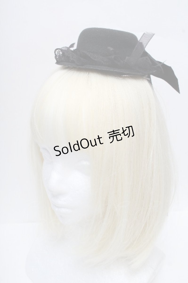 画像1: GOTH / コサージュ付きレースミニハット  黒 S-26-04-07-018-GO-AC-HR-ZS (1)
