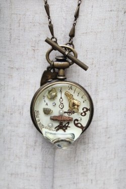 画像2: Q-pot. / アリス/メルティポケットウォッチネックレス  アンティークゴールド S-26-04-07-028-QP-AC-AS-ZS