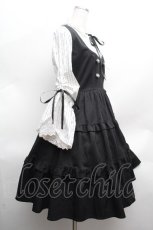 画像2: axes femme POETIQUE / 姫袖風ジャンパースカートドッキングワンピース  黒ｘ白 S-26-04-10-047-AX-OP-HR-ZS (2)