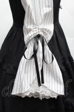 画像4: axes femme POETIQUE / 姫袖風ジャンパースカートドッキングワンピース  黒ｘ白 S-26-04-10-047-AX-OP-HR-ZS (4)