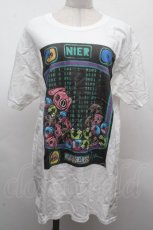 画像1: NieR Clothing / プリントTシャツ  白 S-26-04-10-010-PU-TS-HR-ZI (1)