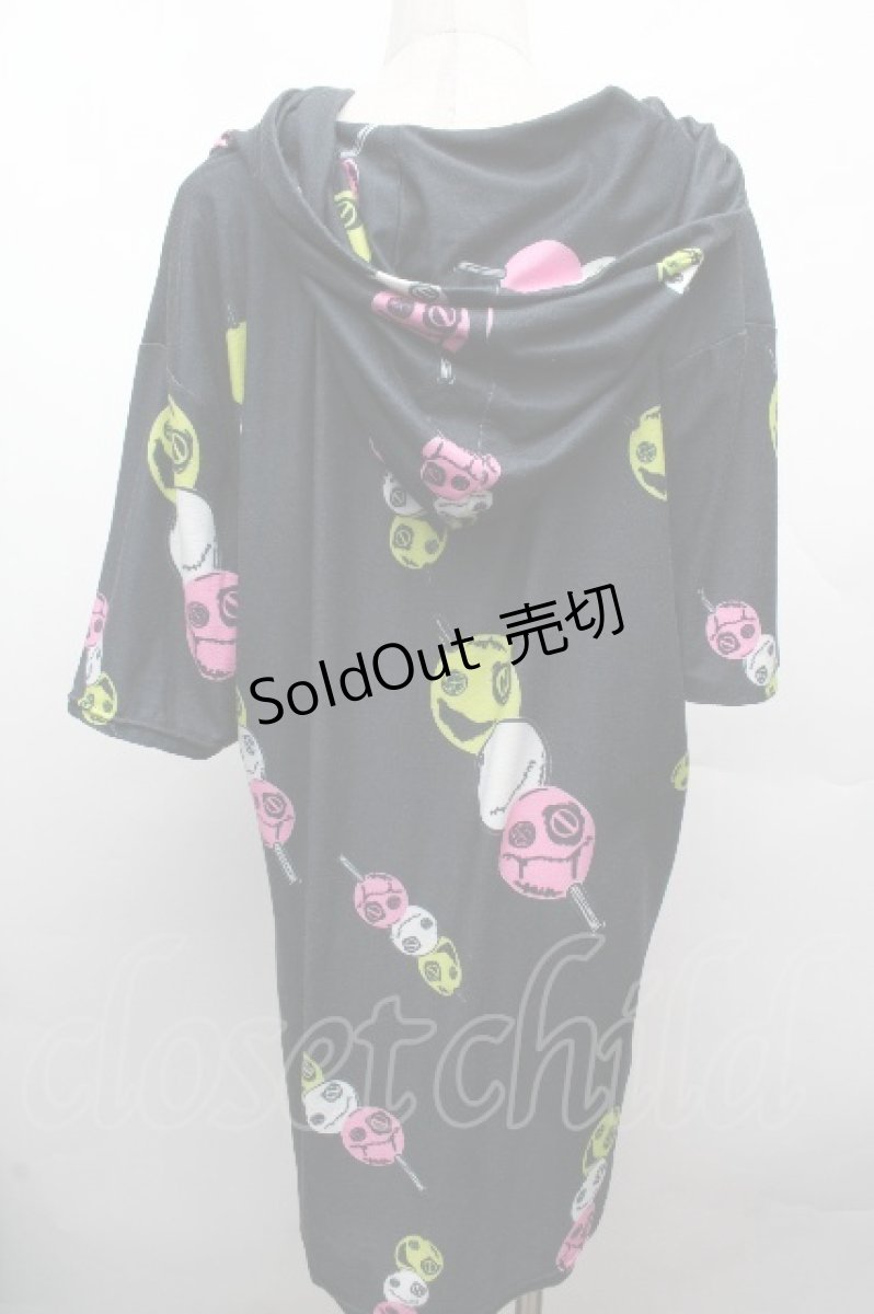 画像2: NieR Clothing / フードプリントプルオーバー  黒 S-26-04-10-020-PU-TO-HR-ZS (2)