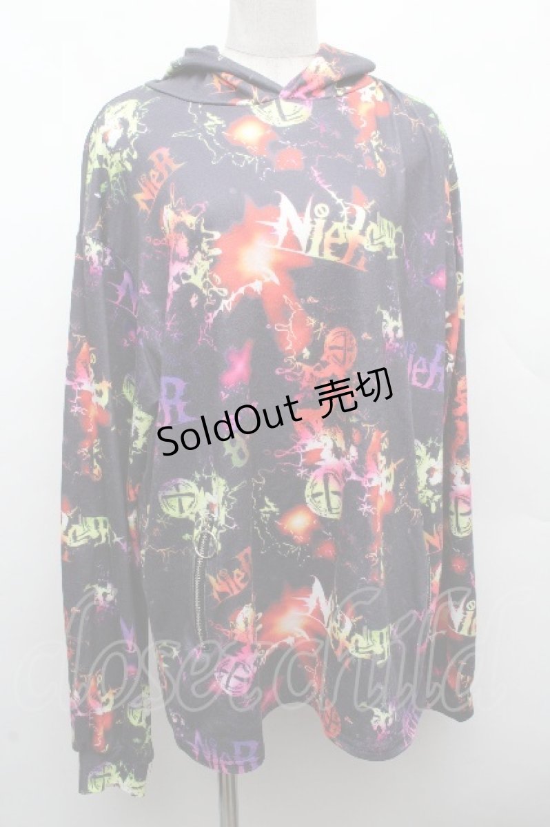 画像1: NieR Clothing / フードプリントプルオーバー  黒 S-26-04-10-023-PU-TO-HR-ZS (1)