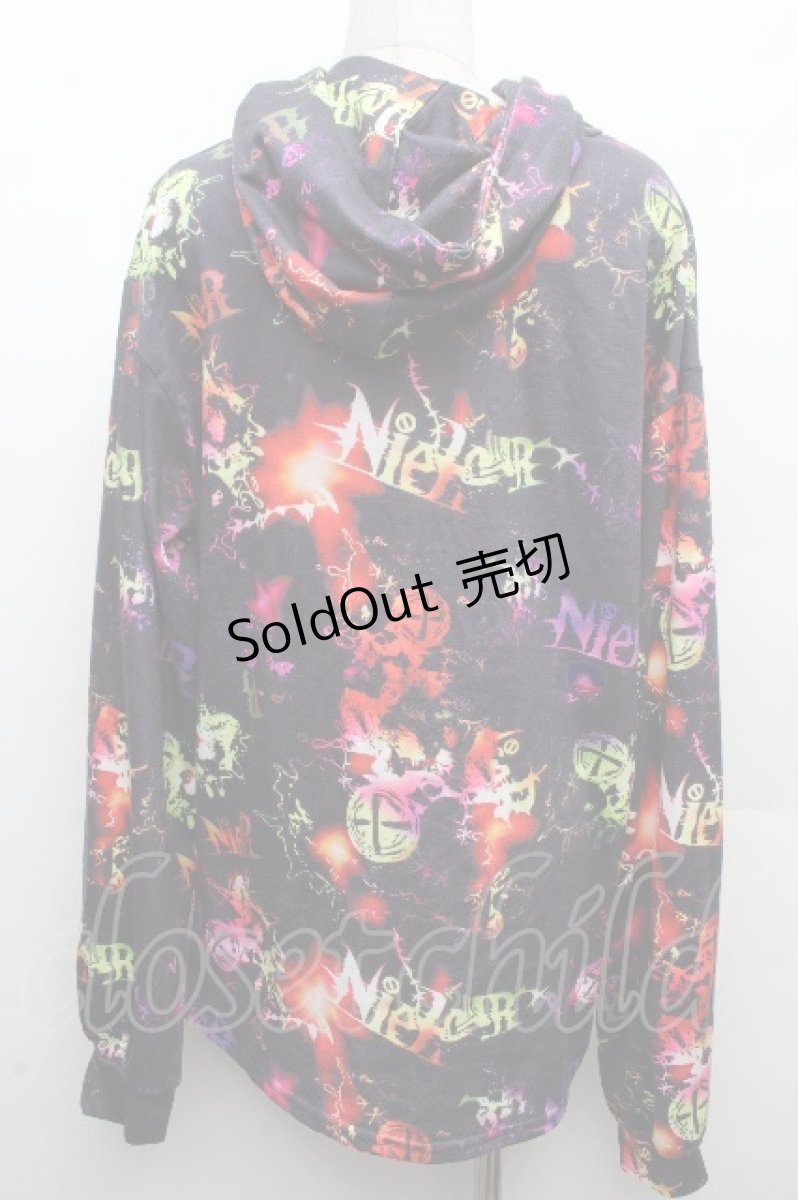 画像2: NieR Clothing / フードプリントプルオーバー  黒 S-26-04-10-023-PU-TO-HR-ZS (2)