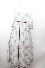 画像2: axes femme / ウォールオーナメント柄ワンピース  白ｘグレー S-26-04-12-040-AX-OP-AS-ZS (2)
