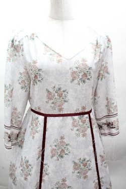 画像5: axes femme / ウォールオーナメント柄ワンピース  白ｘグレー S-26-04-12-040-AX-OP-AS-ZS