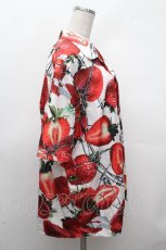 画像2: TRAVAS TOKYO / いちご総柄半袖オープンカラーシャツ  白 S-26-04-17-048-PU-TS-AS-ZI (2)