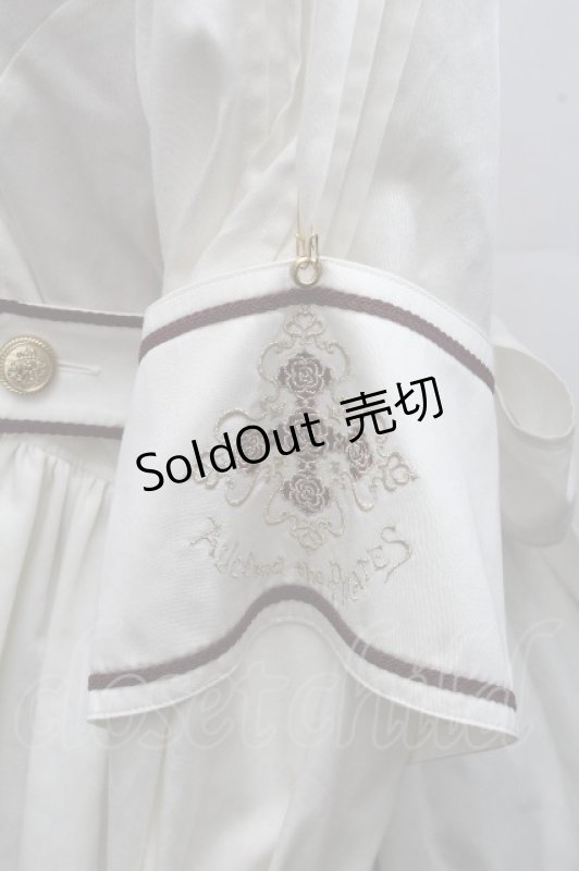 画像4: ALICE and the PIRATES / Roses cross emblemナースワンピース  キナリｘボルドー S-26-04-18-1048-PA-OP-HR-ZS (4)