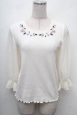 画像1: axes femme / シフォンスリーブ花刺繍カットソー  オフ S-26-04-18-1019-AX-TO-HR-ZS (1)