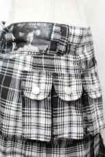 画像4: SEXY DYNAMITE LONDON / フラップ付チェックスカート S 黒ｘ白 S-26-04-20-054-PU-SK-HR-ZS (4)