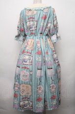 画像2: axes femme kawaii / ティティ×ベアファミリーワンピース  グリーン S-26-04-21-038-AX-OP-AS-ZS (2)