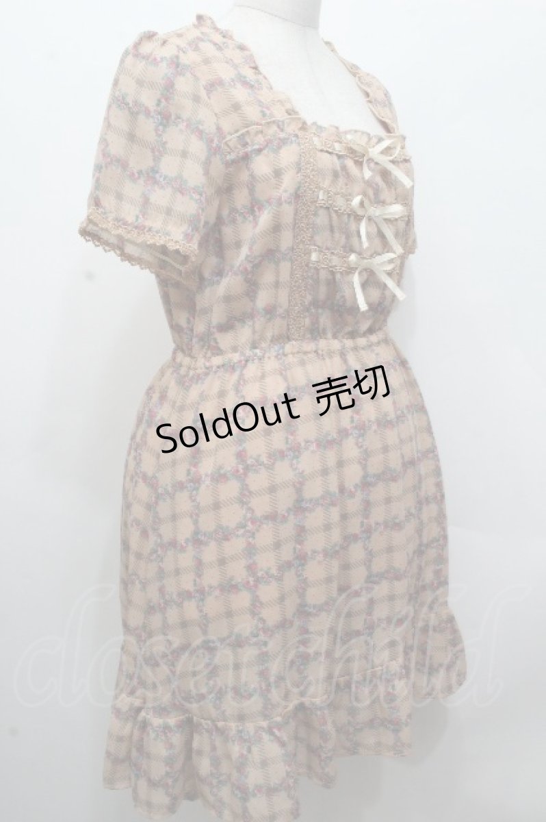 画像3: axes femme / チェックｘ花柄シフォンワンピース  ベージュ S-26-04-24-032-AX-OP-HR-ZS (3)