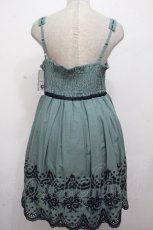 画像2: axes femme / 裾刺繍綿ワンピース  グリーン S-26-04-24-047-AX-TO-HR-ZS (2)