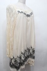画像3: axes femme / 袖レース刺繍入りチュニ  キナリ S-26-04-24-013-AX-TO-HR-ZS (3)