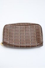 画像2: Q-pot. / ビターチョコレートスクエアポーチ  ブラウン S-26-04-25-037-QP-ZA-HR-ZS (2)